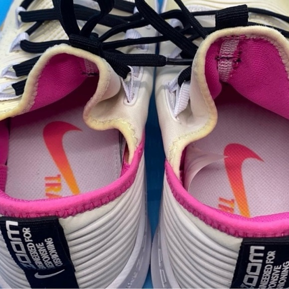 Nike Air Zoom Woman’s Sneakers Size 7 Color Cream, White, Pink and Black NWOT - Picture 6 of 7